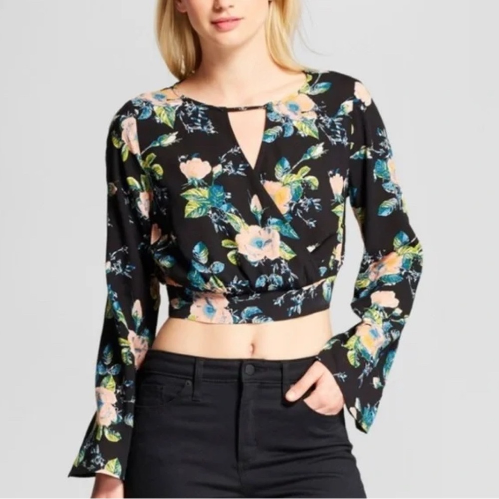 Xhilaration Women's Black Floral Long Sleeve Cropped Blouse